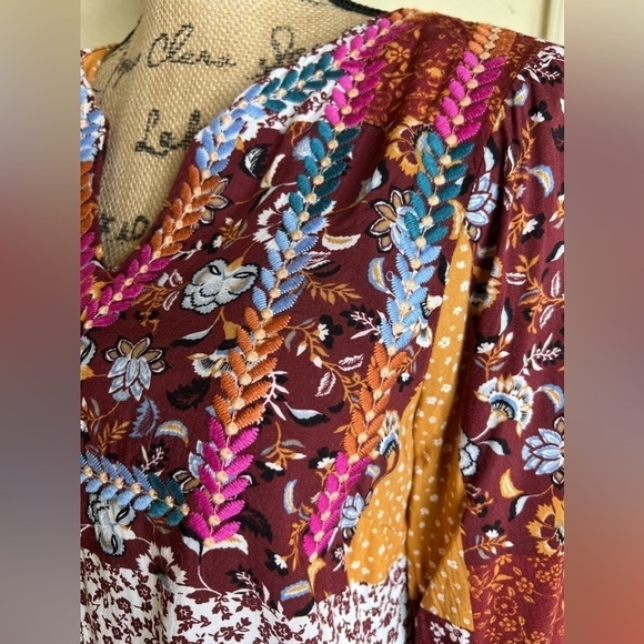 Savanna Jane Multicolor Patchwork Design Embroidered Blouse Size Small - Picture 7 of 12